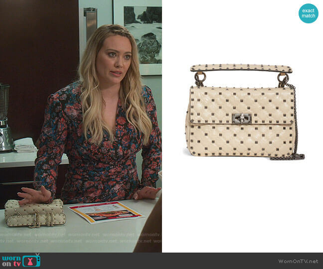 Valentino Medium Rockstud Matelassé Quilted Leather Crossbody Bag worn by Kelsey Peters (Hilary Duff) on Younger