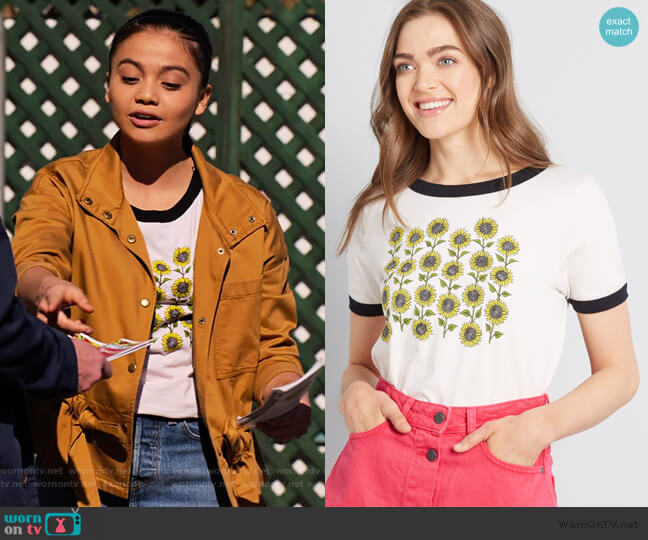 Modcloth Sunflower Patch Graphic Tee worn by Nick (Siena Agudong) on No Good Nick