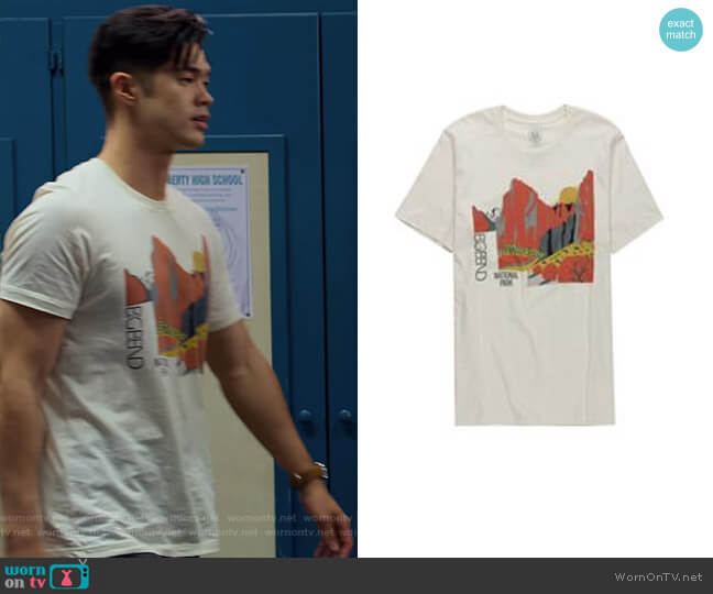 Parks Project Natural Big Bend Sunset T-shirt worn by Zach Dempsey (Ross Butler) on 13 Reasons Why