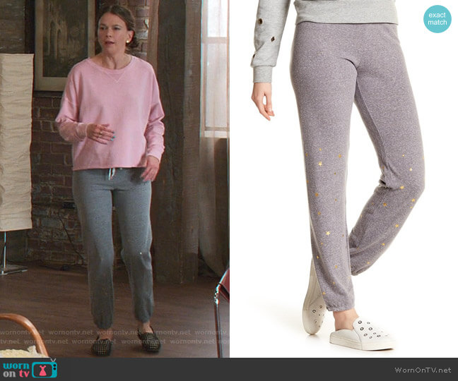 Philosophy Apparel Foil Star Sweatpants worn by Liza Miller (Sutton Foster) on Younger