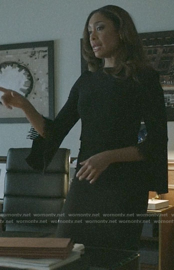 Jessica’s black crop top and skirt on Pearson