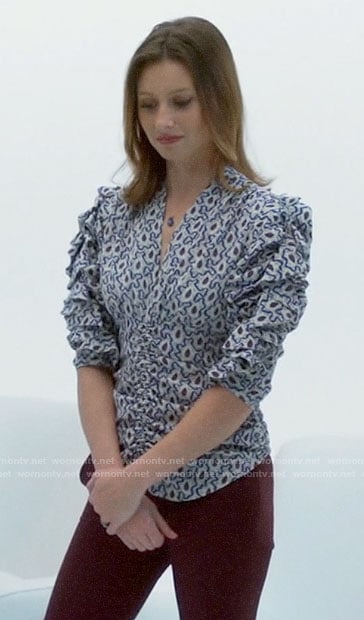 Peyton’s abstract print puff sleeve top on iZombie