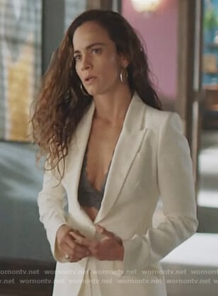 Teresa’s white blazer on Queen of the South