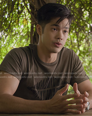 Zach’s khaki printed tee on 13 Reasons Why