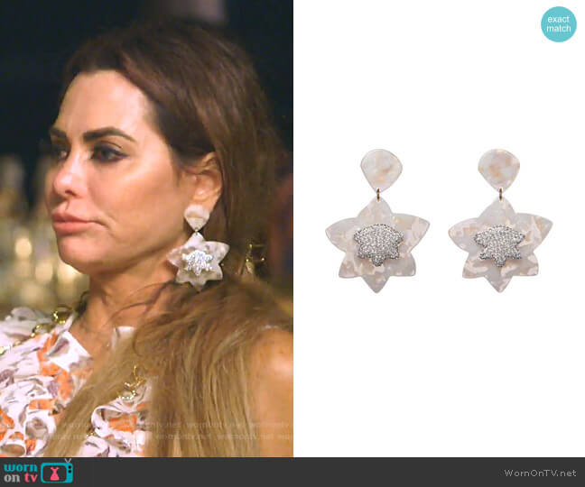 Lele Sadoughi Crystal Star Drop Earrings worn by D’Andra Simmons on The Real Housewives of Dallas