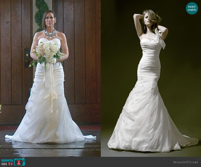 Pnina Tornai Simple Fit and Flare Wedding Dress worn by Diana Trout (Miriam Shor) on Younger