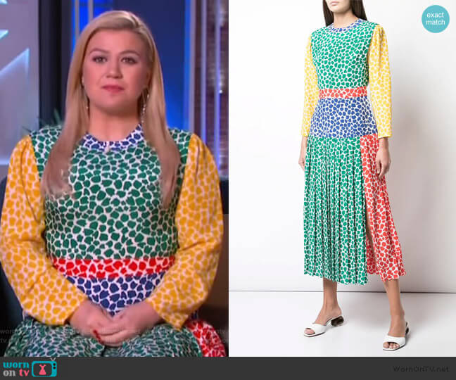 Rixo Patterned Pleat Dress worn by Kelly Clarkson on The Kelly Clarkson Show