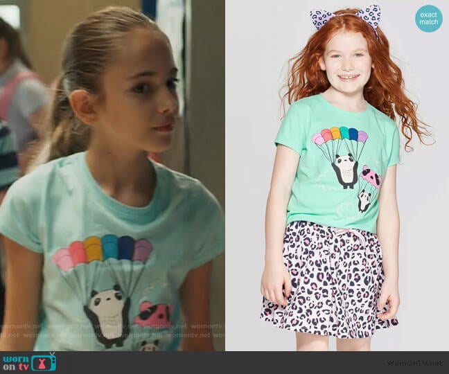 Cat & Jack Parachuting Panda T-Shirt worn by Anna-Kat Otto (Julia Butters) on American Housewife