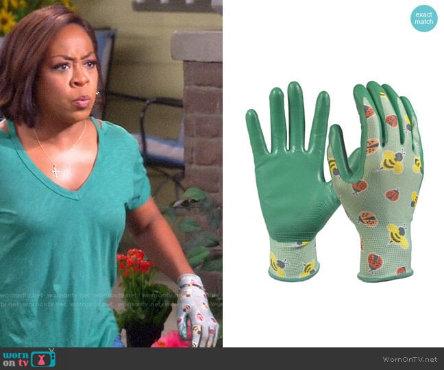 Digz Girls' Nitrile Coated Garden Gloves worn by Tina Butler (Tichina Arnold) on The Neighborhood