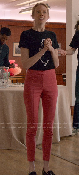 Gemma’s pink skinny pants on Four Weddings and a Funeral
