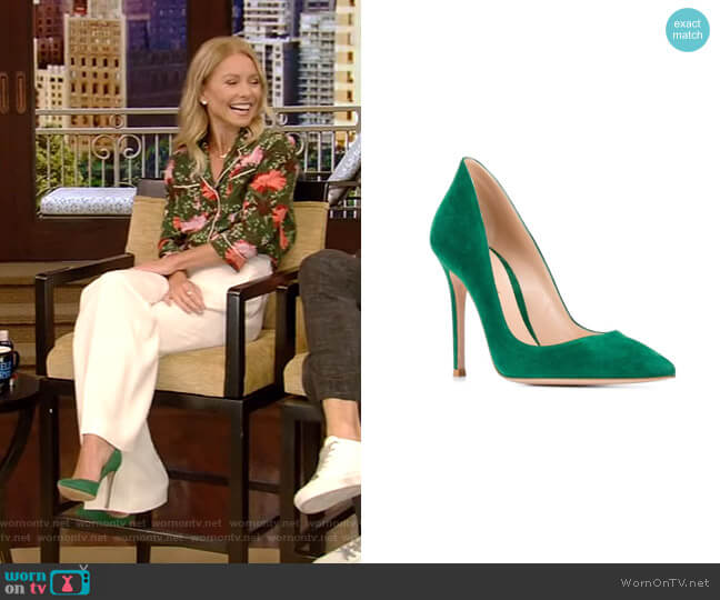 Gianvito Rossi Ellipsis Pointed Pumps worn by Kelly Ripa on Live with Kelly and Mark