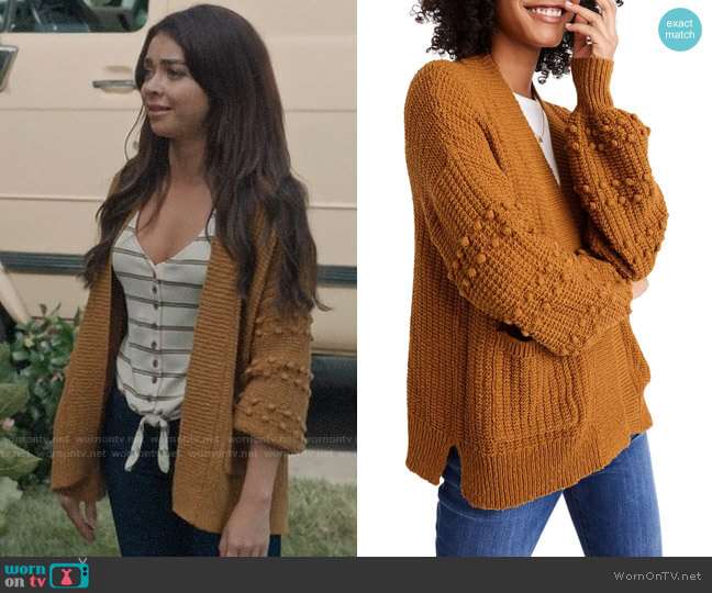 Madewell Bobble Cardigan Sweater in Egyptian Gold worn by Haley Dunphy (Sarah Hyland) on Modern Family