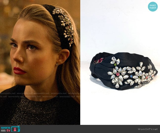 Namjosh Headband Decorated With Stones worn by Ainsley Howard (Rebecca Rittenhouse) on Four Weddings and a Funeral