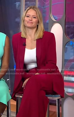 Sara’s red suit on GMA Strahan Sara and Keke