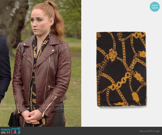 Zara Chain Print Scarf worn by Zara (Sophia La Porta) on Four Weddings and a Funeral