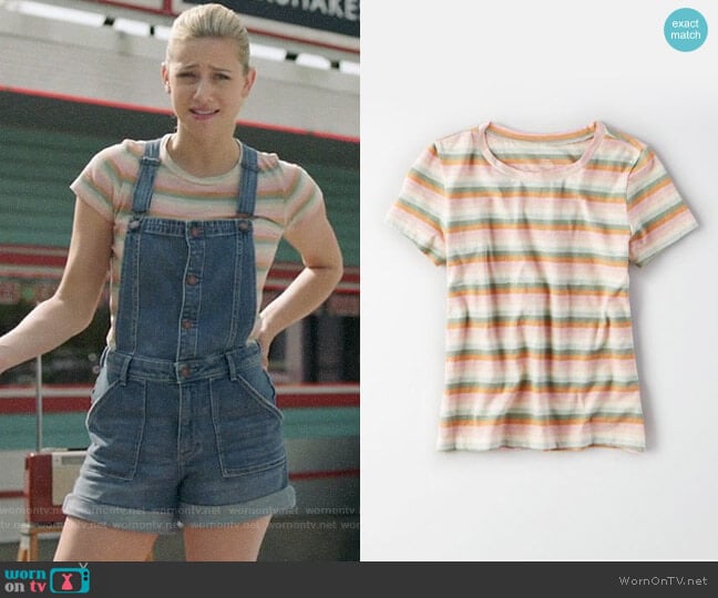 American Eagle Crew Neck Boy T-shirt worn by Betty Cooper (Lili Reinhart) on Riverdale