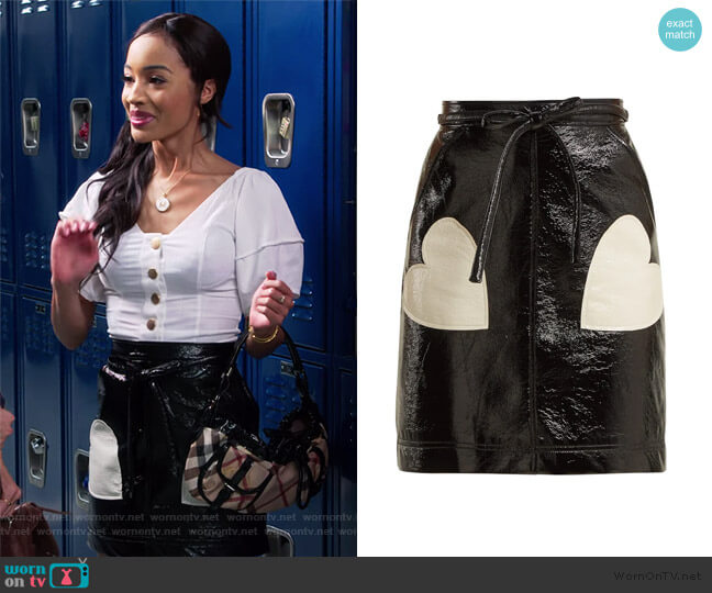 Alexa Chung Heart-appliqué PVC skirt worn by Magnolia Barnard (Erinn Westbrook) on Insatiable