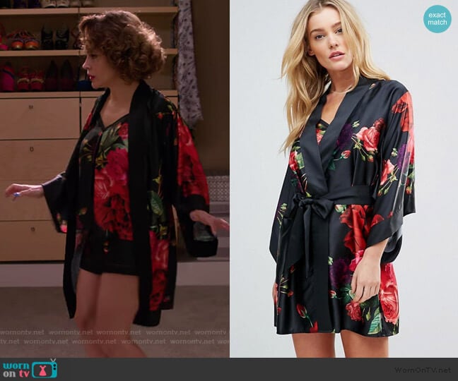 B by Ted Baker Juxtapose Rose Kimono worn by Coralee Armstrong (Alyssa Milano) on Insatiable