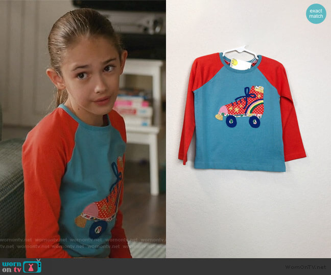 Boden Rollerskate Applique Raglan worn by Anna-Kat Otto (Julia Butters) on American Housewife