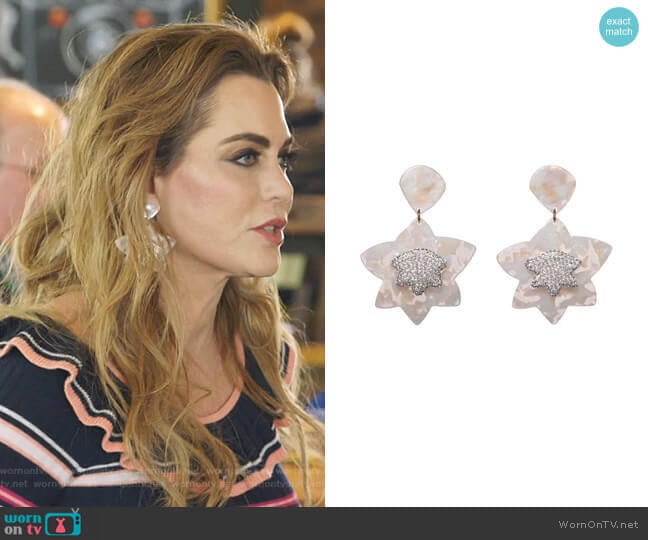 Lele Sadoughi Crystal Star Drop Earrings worn by D’Andra Simmons on The Real Housewives of Dallas