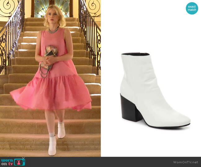 Madden Girl Aaden Bootie worn by Astrid (Lucy Boynton) on The Politician