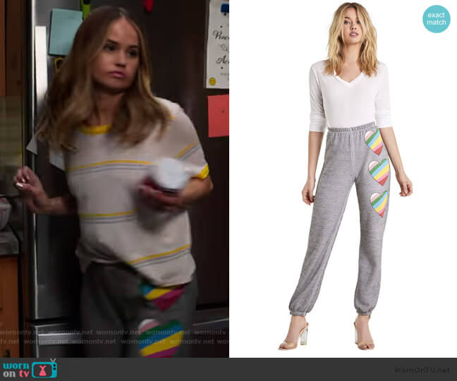 Wildfox In Love Easy Sweats worn by Patty Bladell (Debby Ryan) on Insatiable