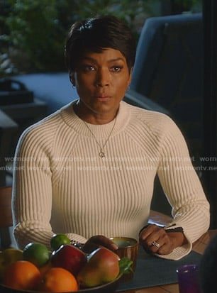 Athena’s white ribbed crochet cuff sweater on 9-1-1
