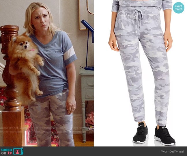 Beyond Yoga Camo Living Easy Sweatpants worn by Roxy Doyle (Emily Osment) on Almost Family