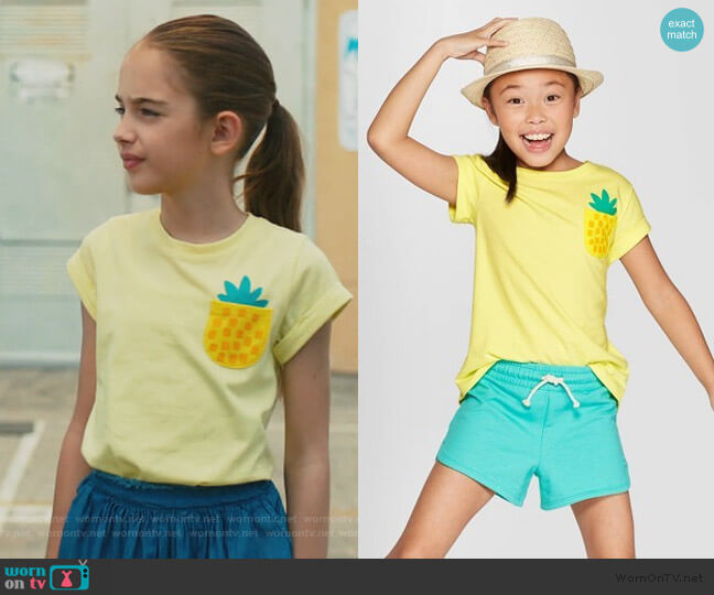 Cat & Jack Pineapple pocket t-shirt worn by Anna-Kat Otto (Julia Butters) on American Housewife