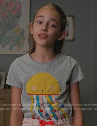 Anna’s gray jellyfish tee on American Housewife