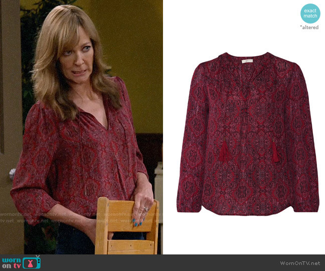 Joie Printed Silk Blouse worn by Bonnie Plunkett (Allison Janney) on Mom