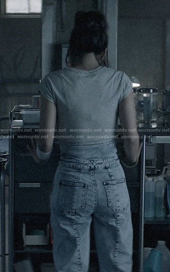 Mary’s high waisted acid wash jeans on Batwoman