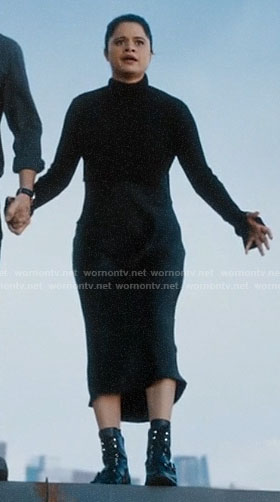 Mel’s black turtleneck dress on Charmed