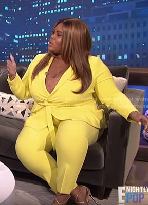 Nina’s yellow wrap suit on E! News Nightly Pop