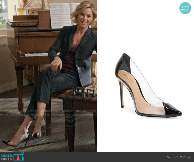 Schutz Cendi Pumps worn by Claire Dunphy (Julie Bowen) on Modern Family
