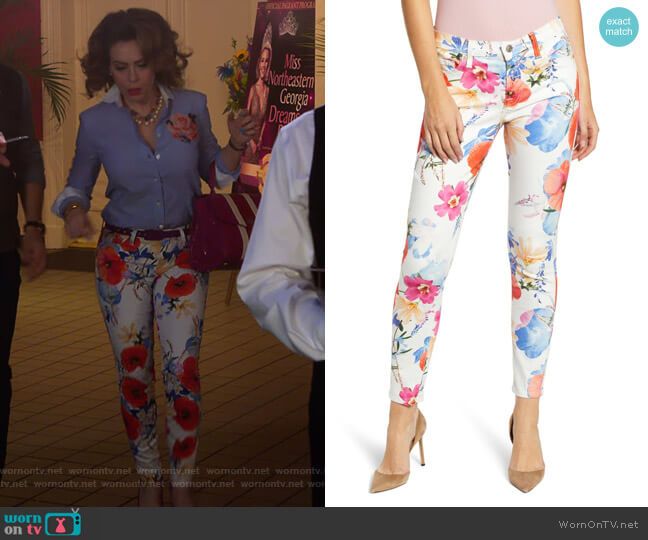 7 For All Mankind The Ankle Skinny Jeans in Seaside Poppies worn by Coralee Armstrong (Alyssa Milano) on Insatiable