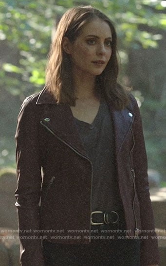Thea’s red leather moto jacket on Arrow