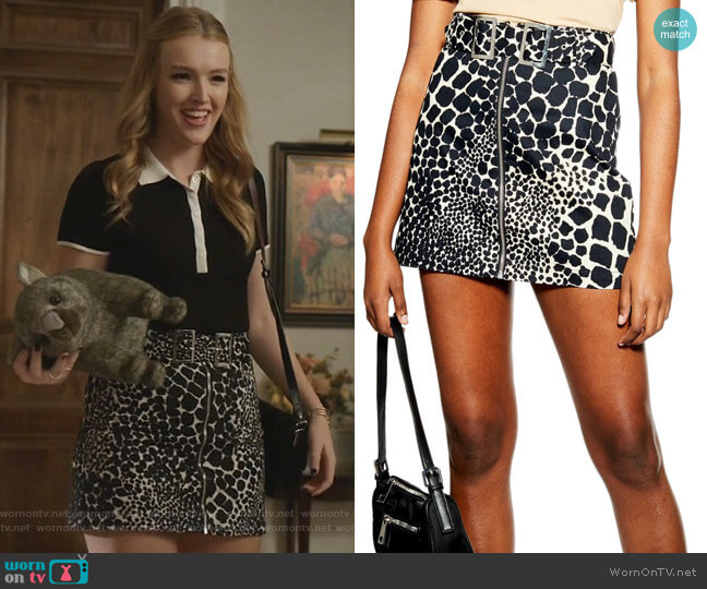 Topshop Giraffe Denim Miniskirt worn by Kirby Anders (Maddison Brown) on Dynasty