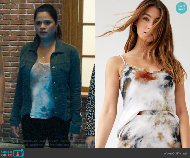 Wilfred ad Aritzia Ruffle Camisole worn by Mel Vera (Melonie Diaz) on Charmed