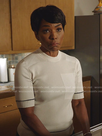 Athena’s white ribbed short sleeve sweater on 9-1-1