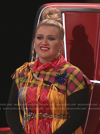 Kelly Clarkson’s asymmetric patchwork dress on The Voice
