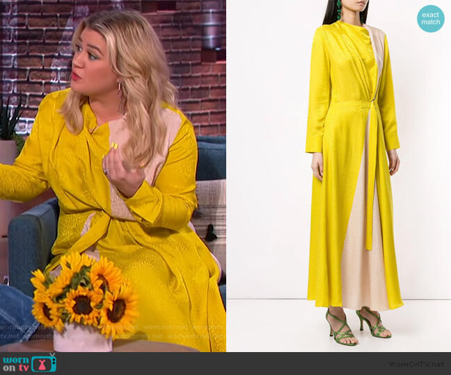 Layeur Colour-block Maxi Dress worn by Kelly Clarkson on The Kelly Clarkson Show