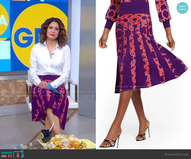 New York & Company Pleated Sweater Skirt - 7th Avenue worn by Cecilia Vega on Good Morning America