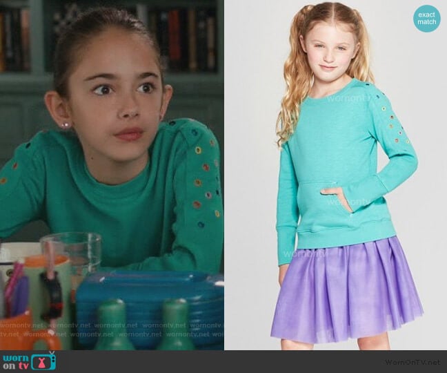 Target Grommet Sweater worn by Anna-Kat Otto (Julia Butters) on American Housewife
