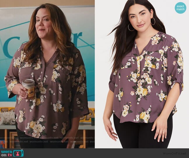 Torrid Mauve Floral Georgette Pullover worn by Katie Otto (Katy Mixon) on American Housewife