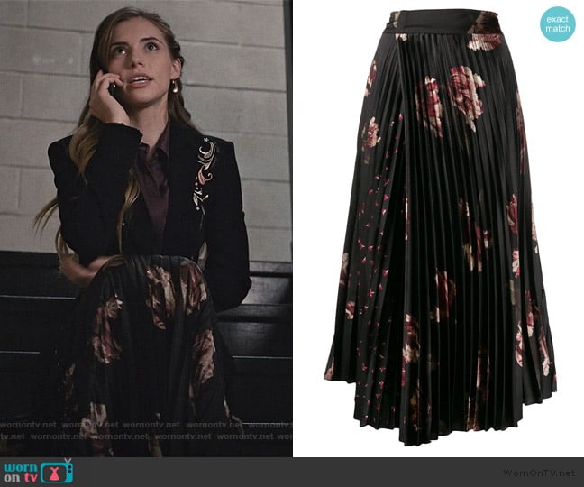Vince Mixed Tulip Satin Skirt worn by Stephanie 'Stevie' McCord (Wallis Currie-Wood) on Madam Secretary