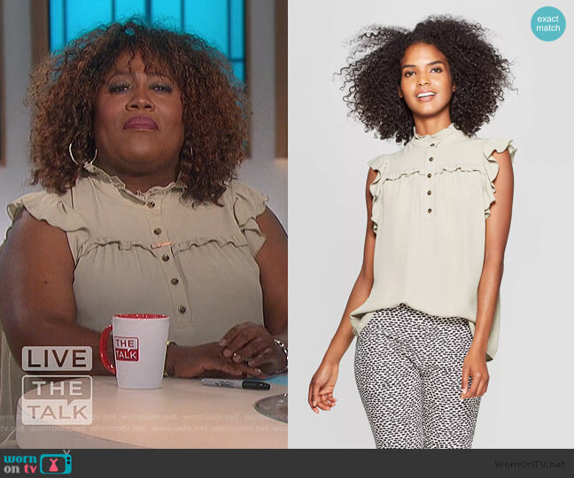 Who What Wear Ruffle Sleeveless Cowl Neck Front Button-Down Blouse worn by Sheryl Underwood on The Talk