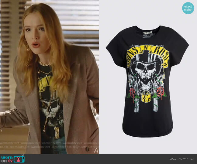 Alice + Olivia Blake Guns and Roses Tee worn by Kirby Anders (Maddison Brown) on Dynasty