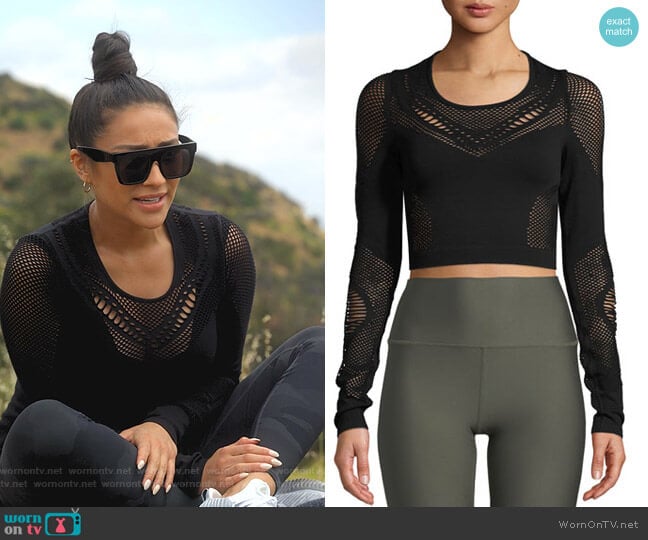 Alo Yoga Siren Long-Sleeve Mesh Performance Crop Top worn by Stella Cole (Shay Mitchell) on Dollface