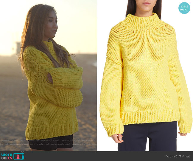 Tory Sport Chunky Hand Knit Sweater worn by Madison Maxwell (Brenda Song) on Dollface